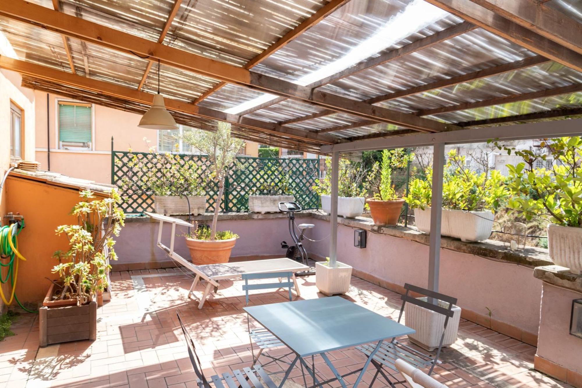 Your Trastevere Terrace Apartment Rom